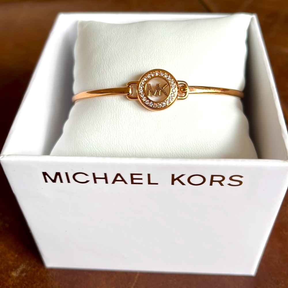 MICHAEL KORS Gold Bangle Bracelet w/Pave MK Logo • Gift Box 🎁 - Picture 4 of 10